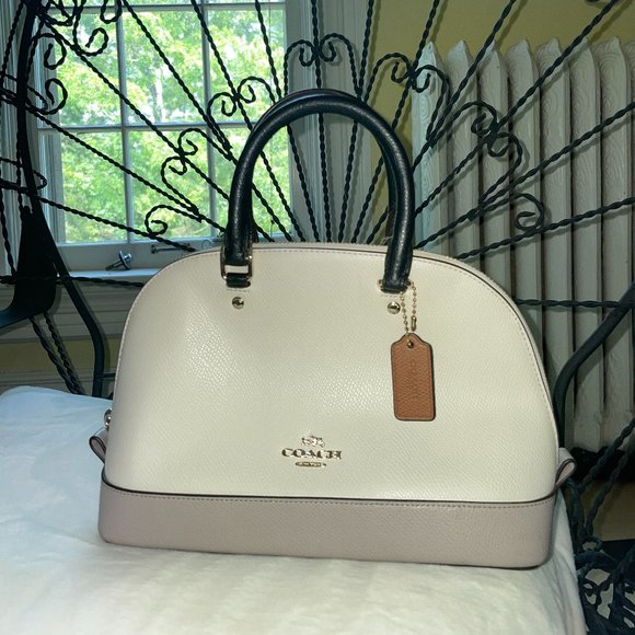 Coach Purses Super Bundle - Picture 3 of 6